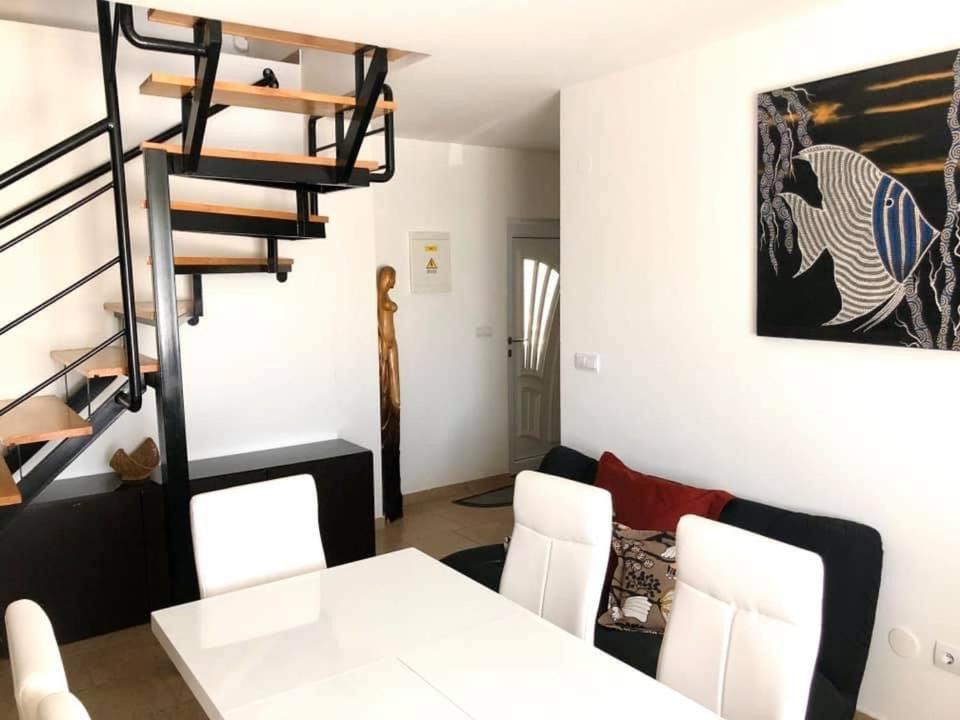 Villa Ester Lopar Exteriör bild
