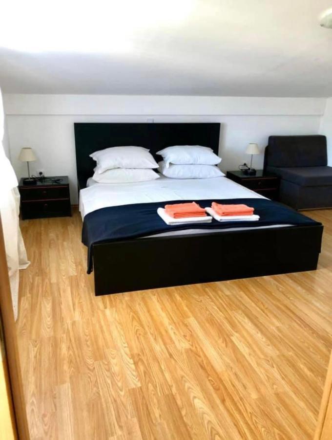 Villa Ester Lopar Exteriör bild