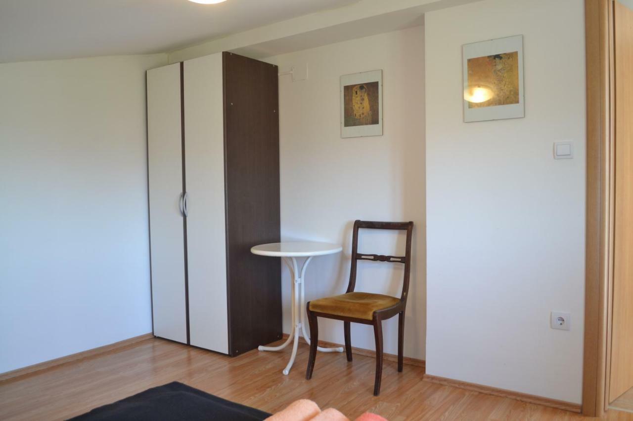 Villa Ester Lopar Exteriör bild