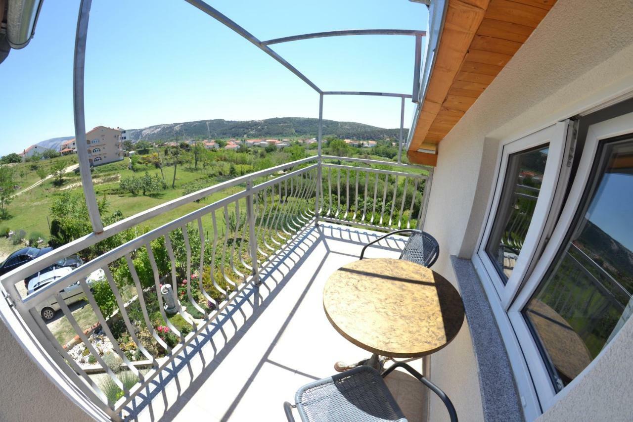 Villa Ester Lopar Exteriör bild